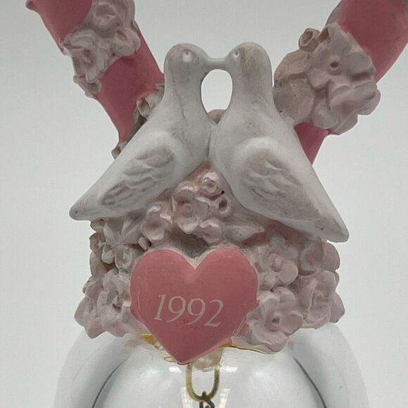 1992 Vintage Avon collectible crystal bell featuring hearts flowers doves - Picture 7 of 14